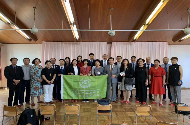 翔鷹中央廚房人員與校園團(tuán)餐聯(lián)盟幼兒園參觀